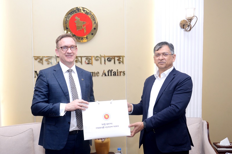 স্বরাষ্ট্রমন্ত্রীর সঙ্গে অস্ট্রেলিয়ার নাগরিকত্ব, কাস্টম ও বহুসংস্কৃতি বিষয়ক সহকারী মন্ত্রীর সাক্ষাৎ